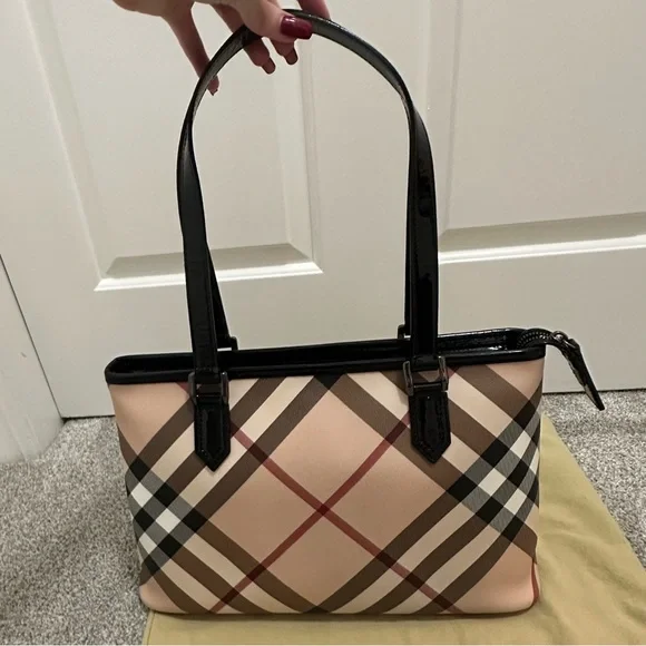 Burberry Nova Check Tote Bag - Picture 15 of 16